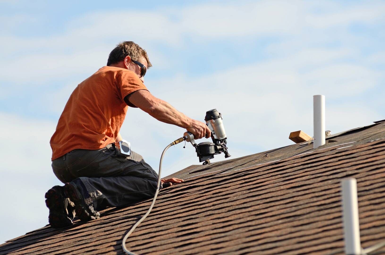 Thomas Roofing & Supply Inc logo