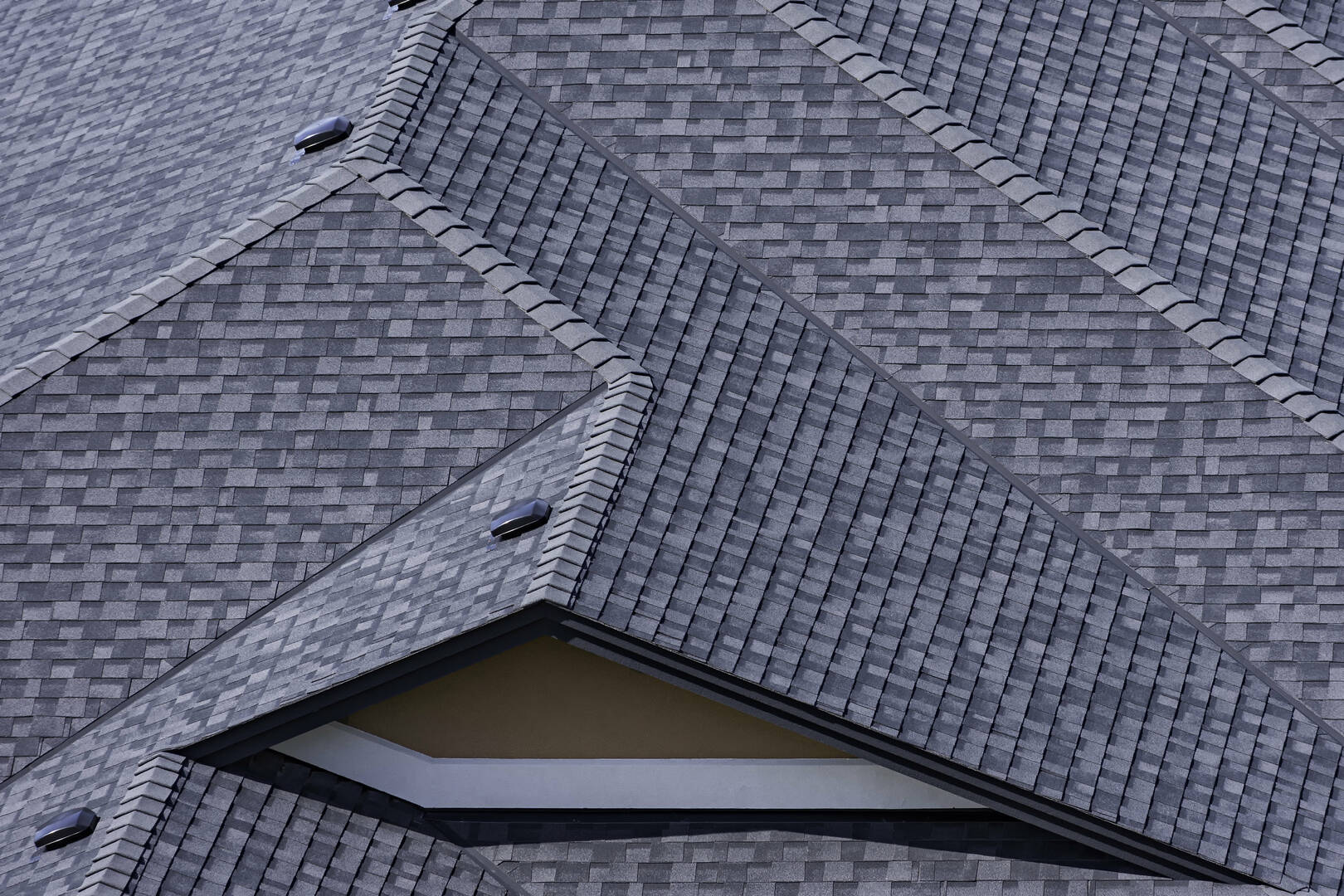 Four Seasons Roofing & Repair Inc logo